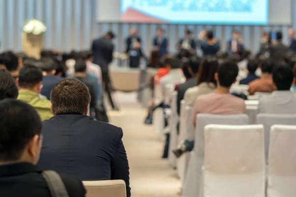 Jak zorganizować konferencję krok po kroku