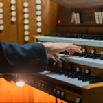 Jak akustyka tworzy wyjątkowy koncert organowy na żywo?